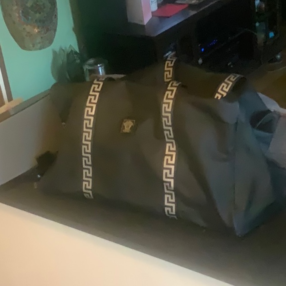 Versace Duffel Bag Gym Weekender Traveler Bag Luggage Holdall Black Carry-on NEW